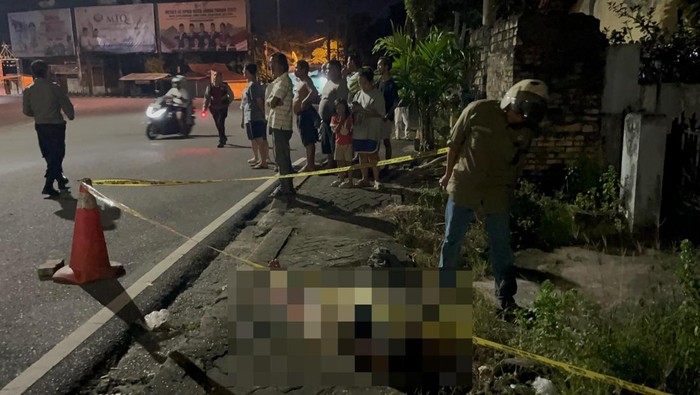 1765775206688-mayat-pria-tanpa-identitas-ditemukan-di-pinggir-jalan-masjid-agung-al-falah-kota-jambi-1765759443179_169