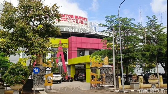 1765883144709-kantor-bupati-lampung-tengah-1765427753138_169