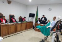 1765883151813-haji-alim-ikuti-sidang-eksepsi-di-pengadilan-tipikor-pn-palembang-1765870350824_169