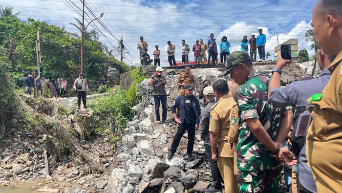 1765991171158-jembatan-di-muara-dua-prabumulih-yang-ambruk-akan-dibangun-jembatan-bayle-1765935997514_169