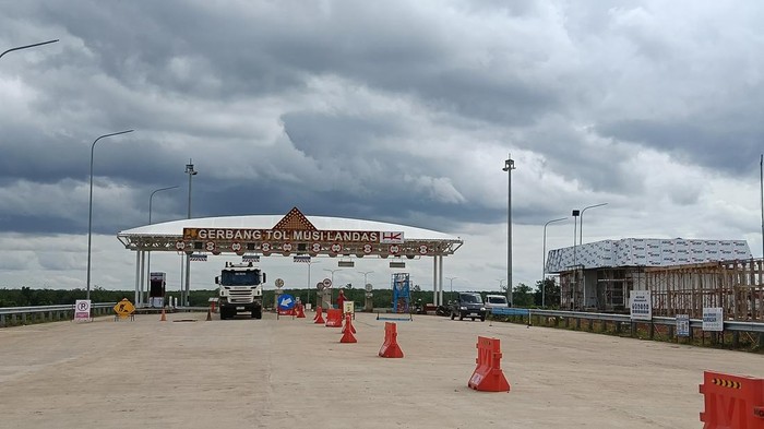 1765991171808-tol-palembang-betung-dibuka-fungsional-1765952544668_169