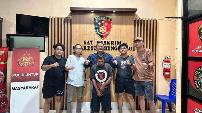 1765991172401-pelaku-pencurian-lampu-jalan-di-bengkulu-1765951371264_169