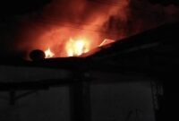 1766012706292-dua-rumah-di-lubuklinggau-terbakar-1765996491537_169
