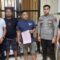 1766056022876-polisi-menangkap-dua-debt-collector-yang-mengeroyok-nasabah-di-sungai-penuh-jambi-1766032141417_169