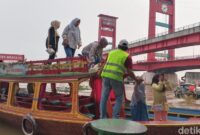 1766099088245-ketek-wisata-jadi-destinasi-warga-yang-ingin-keliling-ke-sungai-musi_169