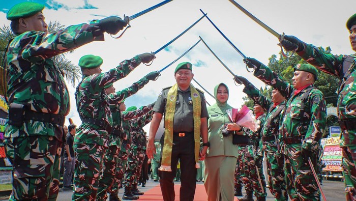 1766228760101-penyambutan-dandim-0406-lubuklinggau-1766211962714_169