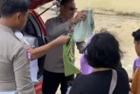 1766250403315-polres-muratara-buka-dapur-lapangan-untuk-para-penumpang-bus-yang-terbakar-di-muratara-1766225211932_169