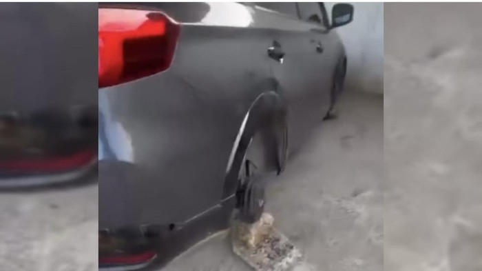 1766509569785-ban-dan-vleg-mobil-milik-irt-di-palembang-hilang-dicuri-otk-1766493346852_169