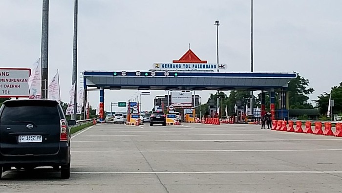 1766660764484-suasana-gerbang-tol-palindra-1766637327718_169