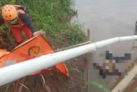 1767114360326-petugas-saat-mengevakuasi-jasad-korban-1767090595748_169