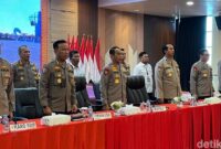 1767179176126-kapolda-sumsel-irjen-andi-rian-djajadi-saat-menyampaikan-pers-rilis-akhir-tahun-2025-1767158538692_169