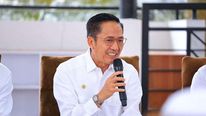 1767244045150-wali-kota-palembang-ratu-dewa-1760152373125_169