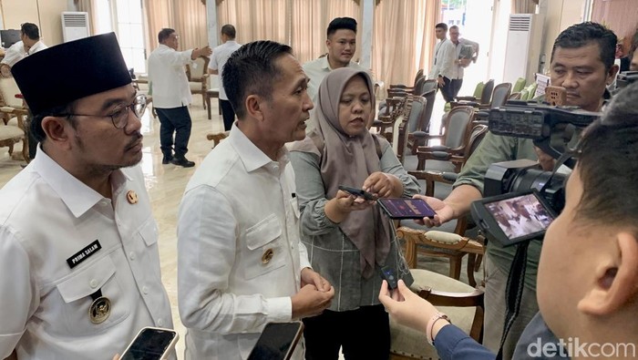 1767244068964-wali-kota-palembang-ratu-dewa-1767176072931_169