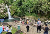 1767330473002-polisi-mendatangi-tkp-dua-bocah-tenggelem-di-tempat-wisata-air-terjun-way-lalaan-tanggamus-1767319959192_169