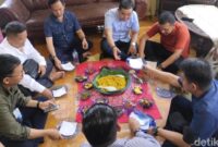 1767330485398-mengenal-tradisi-ngidang-ngobeng-yang-ada-di-palembang_169