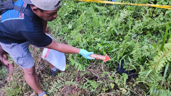 1767416804904-polisi-melakukan-olah-tkp-pengeroyokan-di-kabupaten-sarmi-1767344380304_169