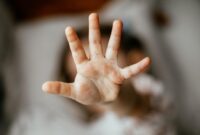 1767503204255-ilustrasi-pelecehan-dan-penelantaran-anak-1_169