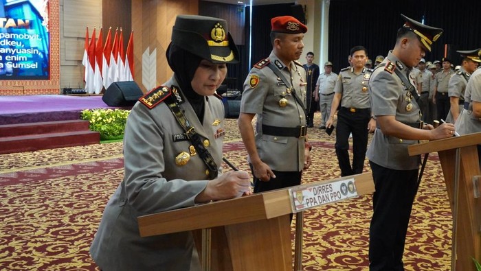 1767611222860-kombes-andes-purwanti-direktur-direktorat-ppa-dan-ppo-polda-sumsel-1767593246393_169
