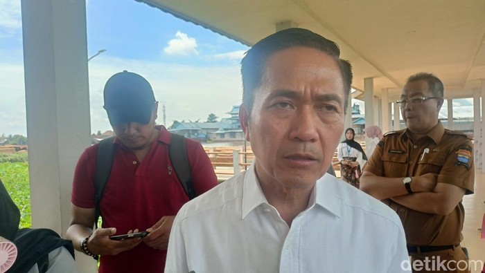 1767632758264-wali-kota-palembang-ratu-dewa-1767603229455_169