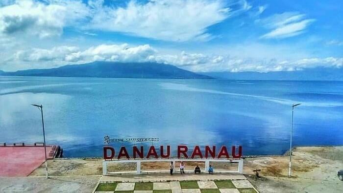1767805558105-wisata-di-danau-ranau-danau-terbesar-kedua-di-sumatera_169