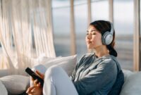 1767848793568-ilustrasi-mendengarkan-musik_169