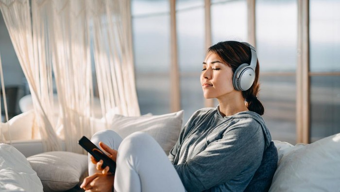 1767848793568-ilustrasi-mendengarkan-musik_169