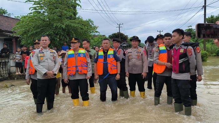 1767891985594-banjir-di-oku-timur-imbas-hujan-deras-sejak-dini-hari-1767865367939_169