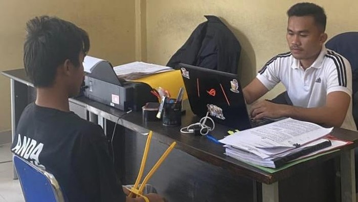 1767891998199-pelaku-pemerkosaan-terhadap-anak-di-bawah-umur-saat-diamankan-petugas-1767865433128_169