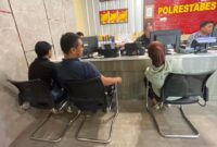 1767978355254-pasutri-laporkan-tetangganya-ke-polrestabes-palembang-1767947600114_169