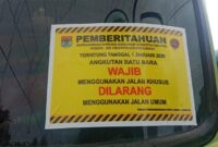 1767978357379-dishub-lubuklinggau-tempeli-stiker-pada-truk-angkutan-batu-bara-yang-melanggar-melintasi-jalan-umum-1767938093214_169