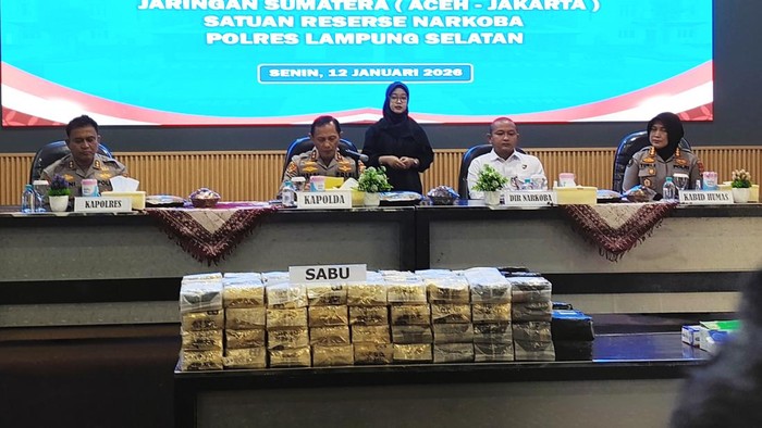 1768215969629-barang-bukti-sabu-asal-aceh-sebanyak-1225-kg-yang-berhasil-diamankan-petugas-di-pelabuhan-bakauheni-lampung-selatan-1768191799431_169