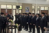 1768475203148-gubernur-sumsel-herman-deru-melantik-154-pejabat-di-lingkungan-pemprov-sumsel-1768459260367_169