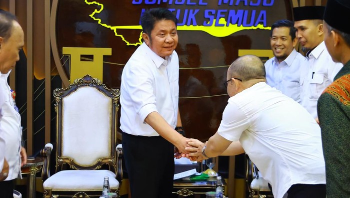 1769079993720-herman-deru-saat-menerima-kunjungan-kdeks-sumsel-1769041328091_169