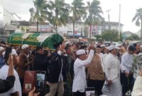 1769166411849-jenazah-haji-alim-tiba-di-kediaman-untuk-dimakamkan-1769157137007_169