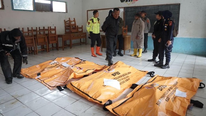 1769317575922-korban-longsor-cisarua-kabupaten-bandung-barat-1769306041368_169