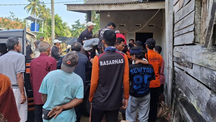1769339169182-jasad-nelayan-di-lampung-saat-dievakuasi-tim-sar-1769321955197_169