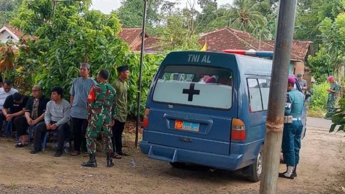 1769425570575-kedatangan-jenazah-praka-m-kori-1769419707148_169