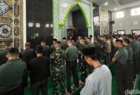 1769533632216-kodam-xxi-radin-inten-lampung-gelar-salat-gaib-untuk-korban-longsor-cisarua-1769515074195_169